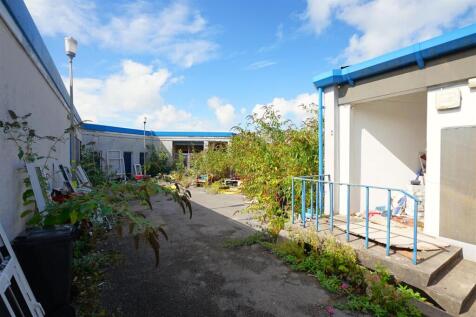 CSmgXHBkkUiJ8D5fCZoXnw T202511191514.jpg