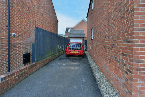 Driveway/Garage
