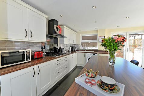 Kitchen/Breakfast...