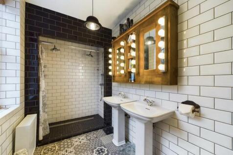Master En-Suite