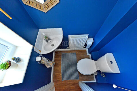 Cloakroom/WC