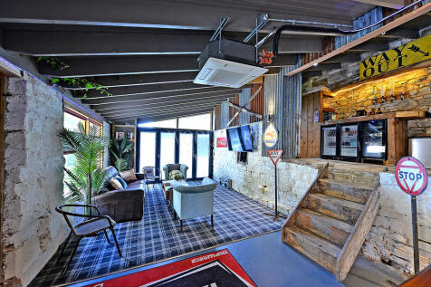 Games Room/Bar