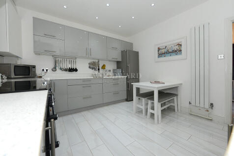 Kitchen/Breakfast...