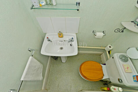 Cloakroom/WC