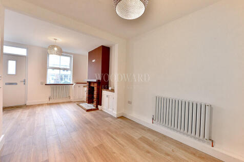 Living/Dining Roo...