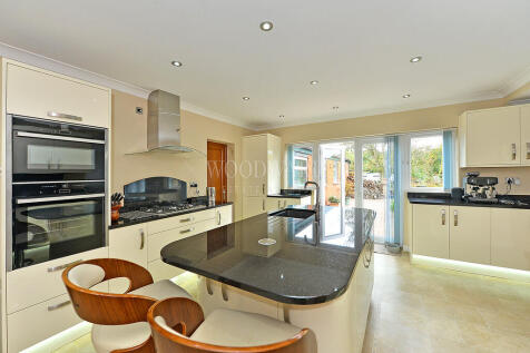 Kitchen/Breakfast...