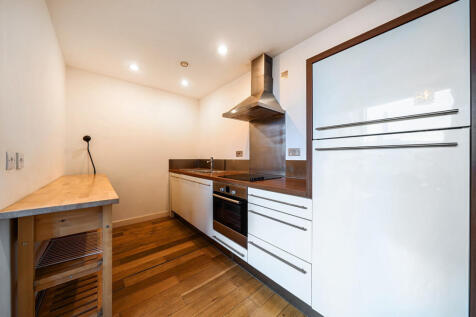 1381707-4-6915bd4...