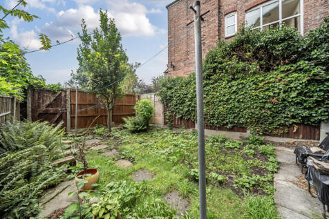 1326547-12-688104...