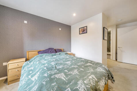 1341326-4-68b98b6...