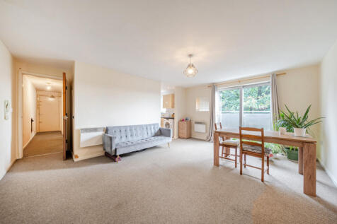 1361837-11-68e3ab...