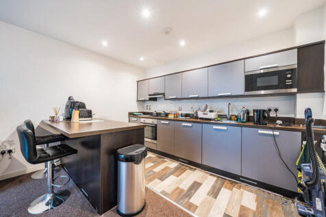 1370477-5-68f7aa0...