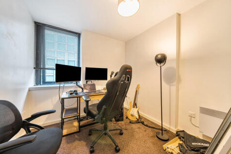 1370477-15-68f7aa...