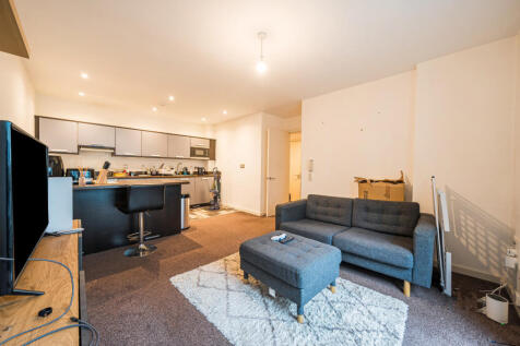 1370477-4-68f7a9f...