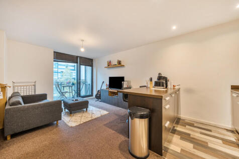 1370477-6-68f7aa0...