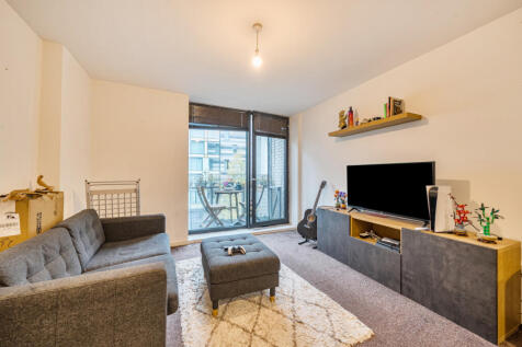 1370477-7-68f7aa1...