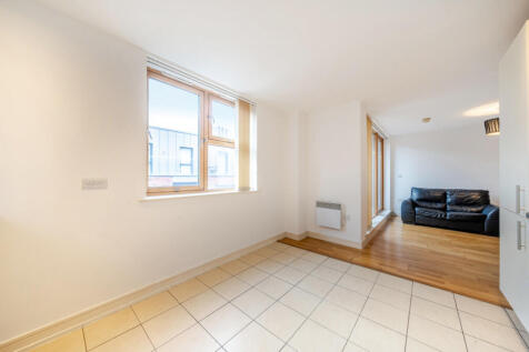 1373325-6-690dee1...