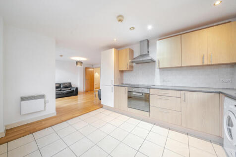 1373325-5-690dee1...