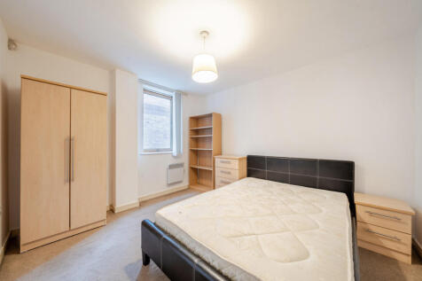 1373325-11-690dee...