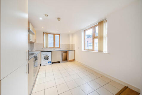 1373325-7-690dee2...