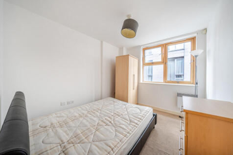 1373325-9-690dee3...