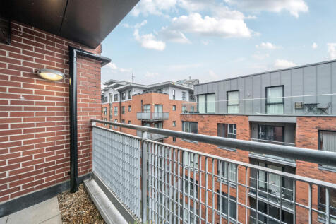 1373325-13-690dee...