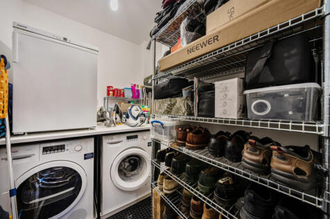 1377057-6-690e12c...