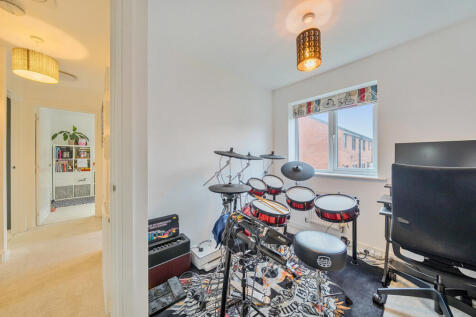 1383614-12-692470...