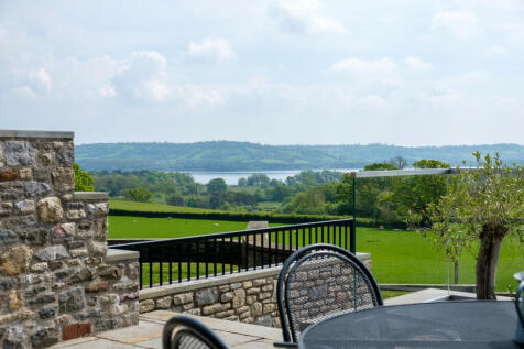Al Fresco Dining ...