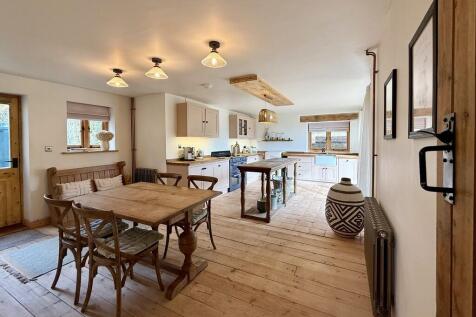 Kitchen/Dining Ro...