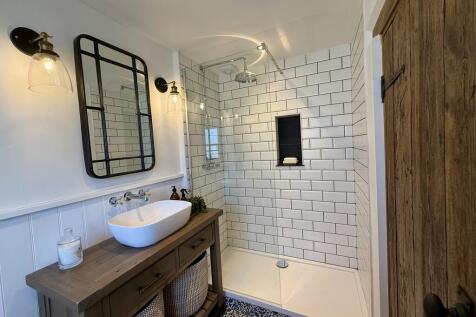 Downstairs Shower...