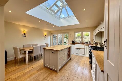 Kitchen/Dining Ro...
