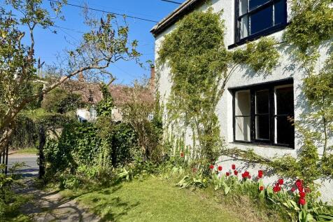 Front view/garden...