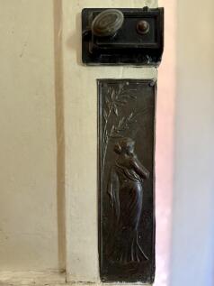 Door push
