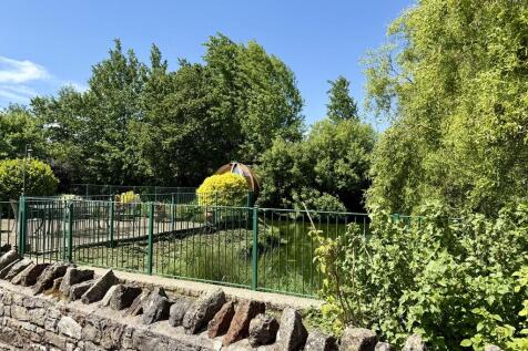 Moat Railings