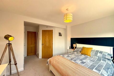 Principal Bedroom...