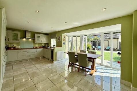 Kitchen/Dining Ro...