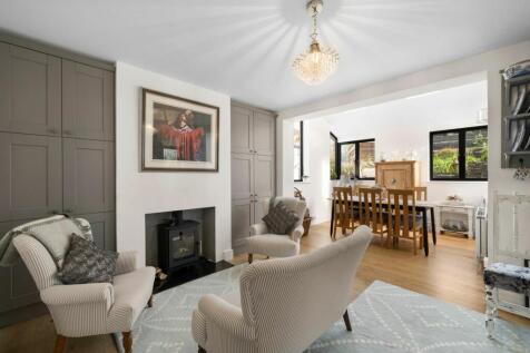 Living Dining Area