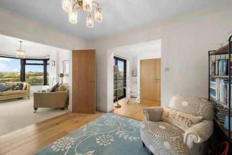Entrance Hall to Snug