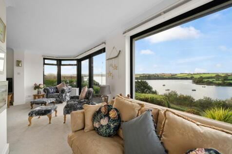 Snug to Sitting Room View