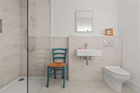 Guest En-Suite