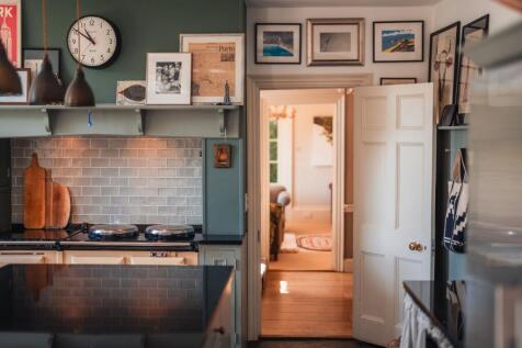 Kitchen to Hallway