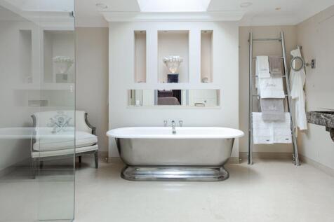 Principal Bathroom