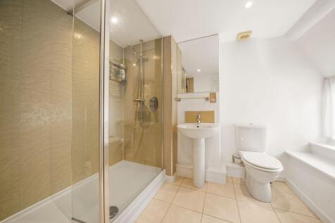 Main Bedroom En-Suite