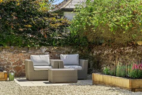 Courtyard Seating