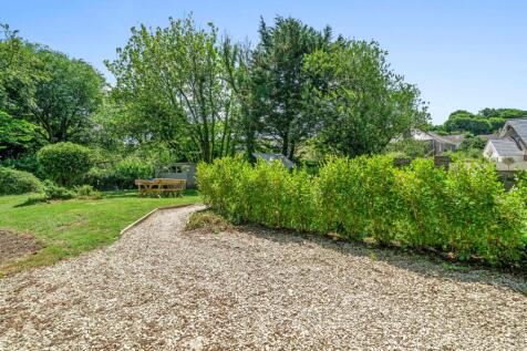 Driveway to Garden