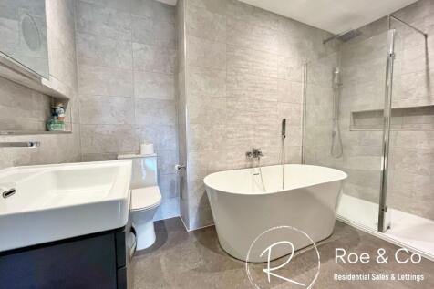 Master En-Suite