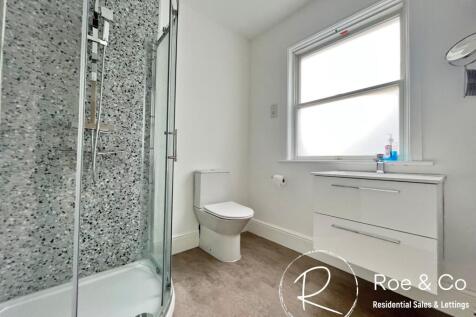Bedroom Two En-suite