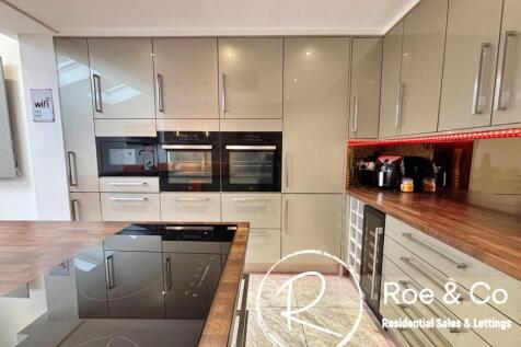Kitchen/Family room