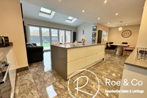 Kitchen/Diner/Family room