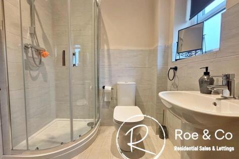 Bedroom two en-suite